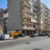 ...dall�altra cinge il lato ovest di un complesso residenziale degli anni �70. Ed � proprio al posto di questo grosso condominio che sorgeva un tempo il molino Stucky
